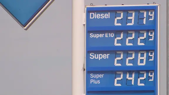 Preistafel einer Tankstelle