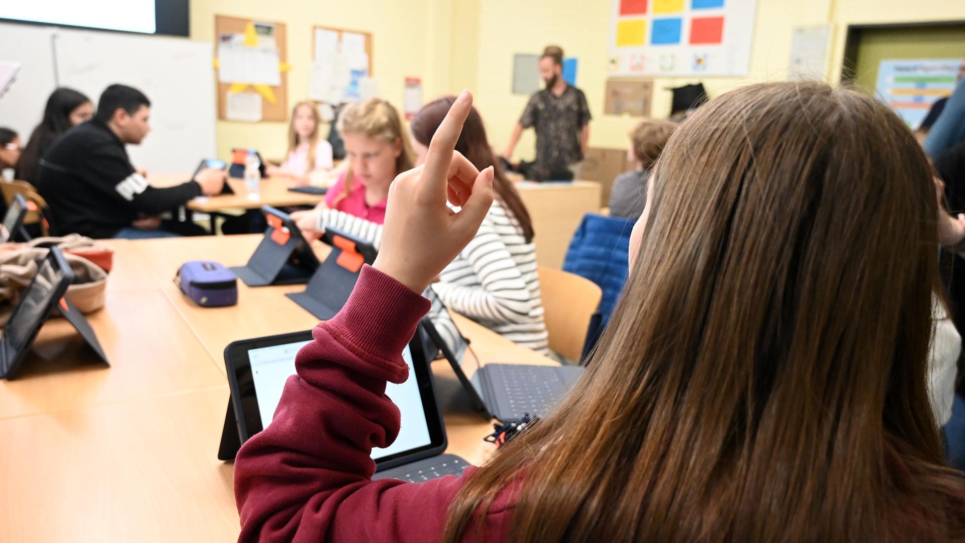 Neuer KI-Chatbot: Sachsen-Anhalt erlaubt Künstliche Intelligenz an Schulen