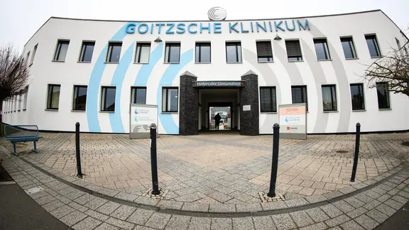 Haupteingang vom Gesundheitszentrum Goitzsche Klinikum, ehemals Bitterfeld Klinikum in Sachsen Anhalt