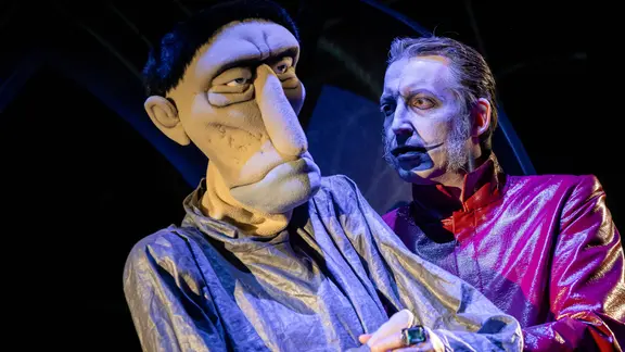 Tobias Eisenkrämer im Puppentheater Halle "Der Name der Rose"