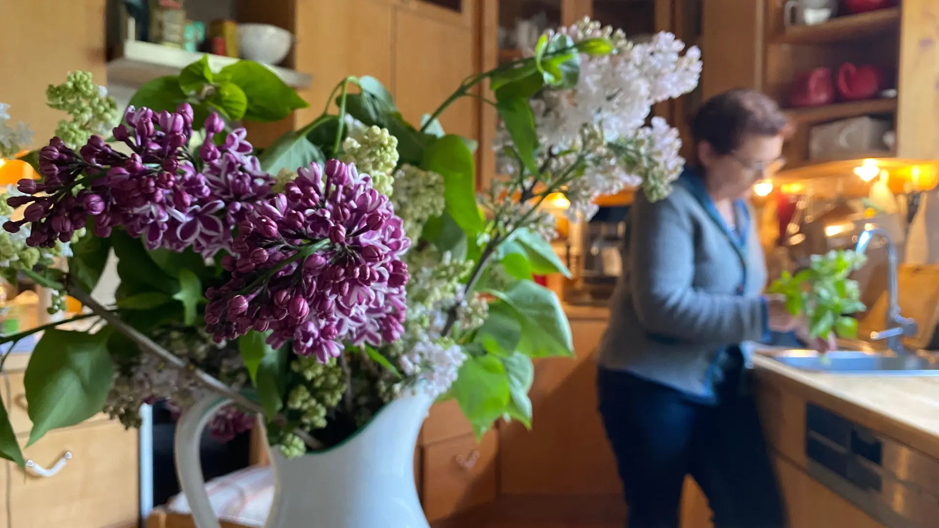 Flieder: So hält er lange in der Vase