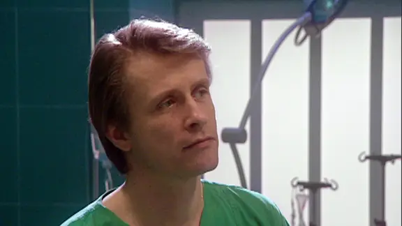 Dr. Emanuel Barrach (Axel Wandtke)