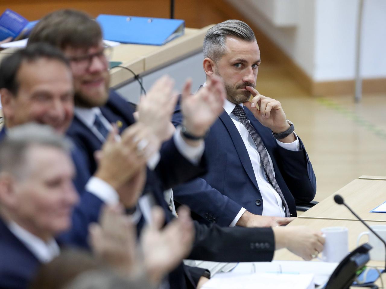 Diskussion über mögliche Vetternwirtschaft beunruhigt die AfD | mdr.de
