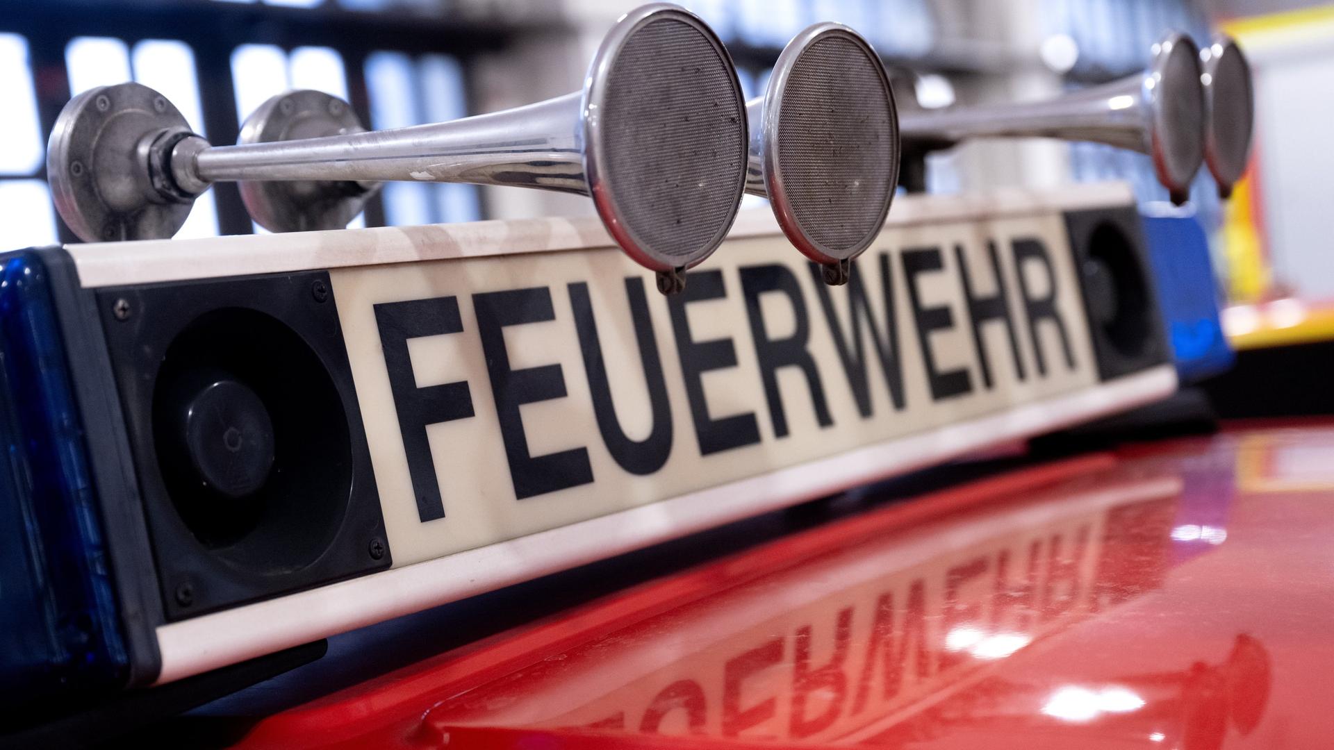 Ein Fahrzeug mit der Aufschrift 