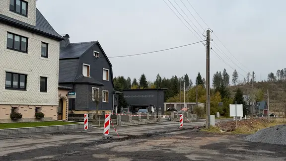 Eine Baustelle auf einer Straße