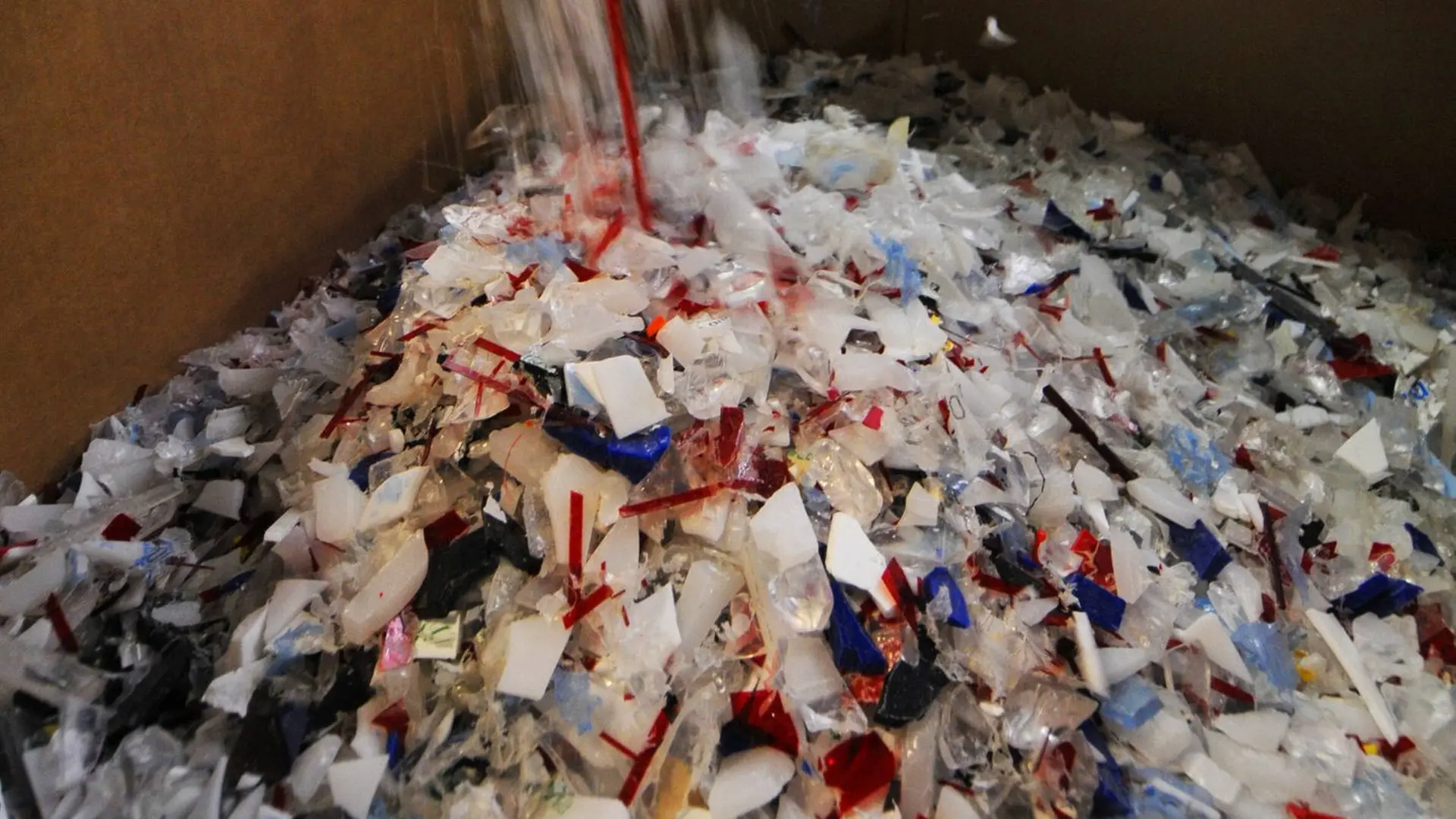 Neues Verfahren: Wie Plexiglas besser recycelt wird