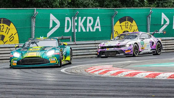 DTM am Norisring: Nicki Thiim (DEN, Aston Martin, Comtoyou Racing) vor Finn Wiebelhaus (GER, Ford, HRT Ford Racing)