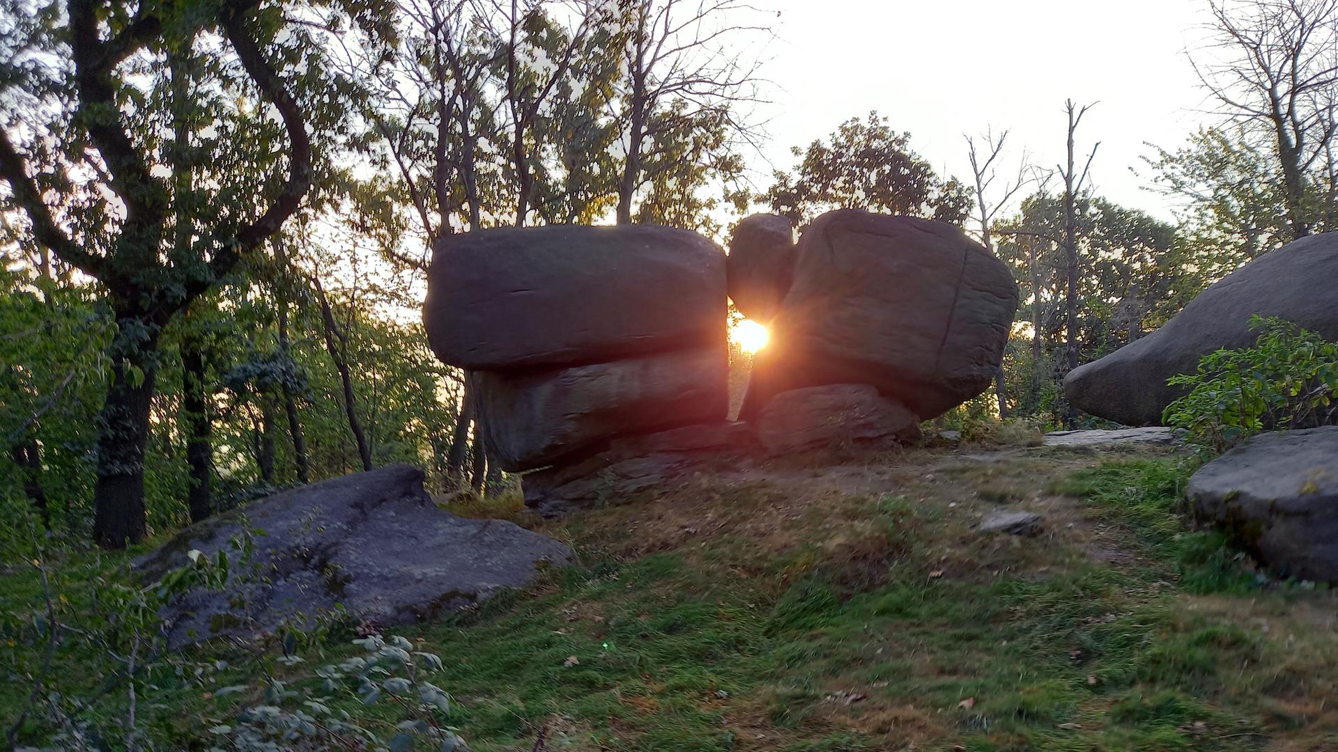 Projekt Götterhand: Sonnenaufgang Tagundnachtgleiche am Teufelsstein Pließkowitz gegen 7.00 Uhr | Ralf Herold, Fachgruppe Archäoastronomie