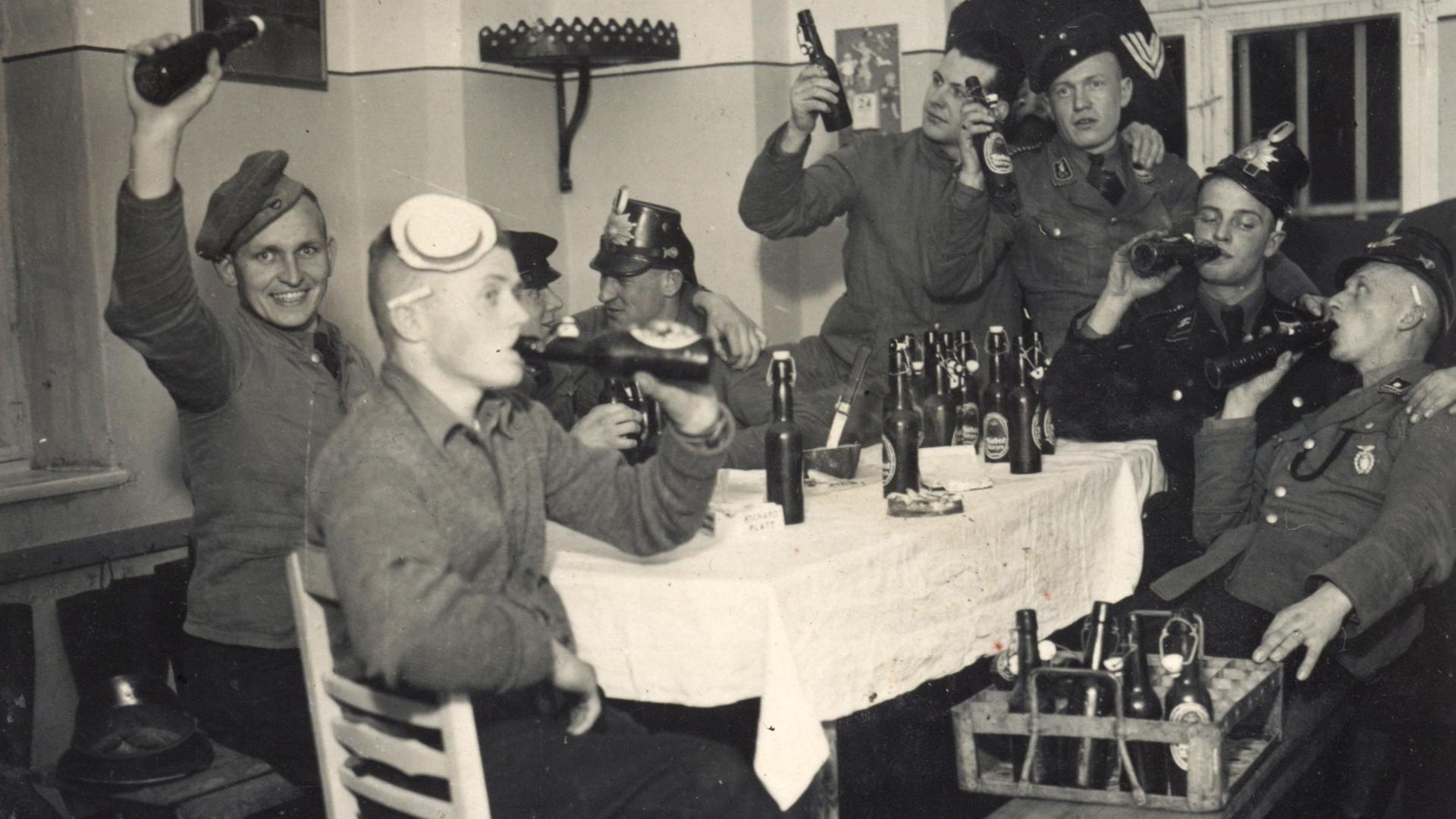 Das vergessene Fotoalbum der SS - Doku von Susann Reich und Jobst Knigge am... | Dr. Stefan Hördler