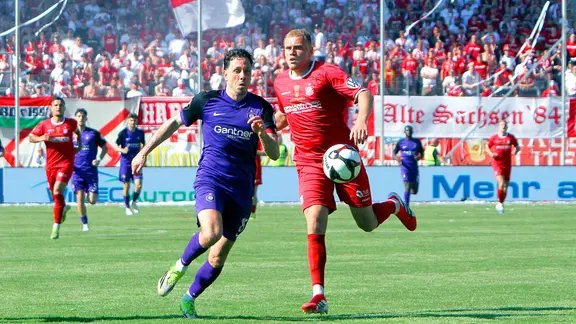 Rot-Weiß Erfurt erobert sich in Greifswald die Regionalliga-Spitze zurück