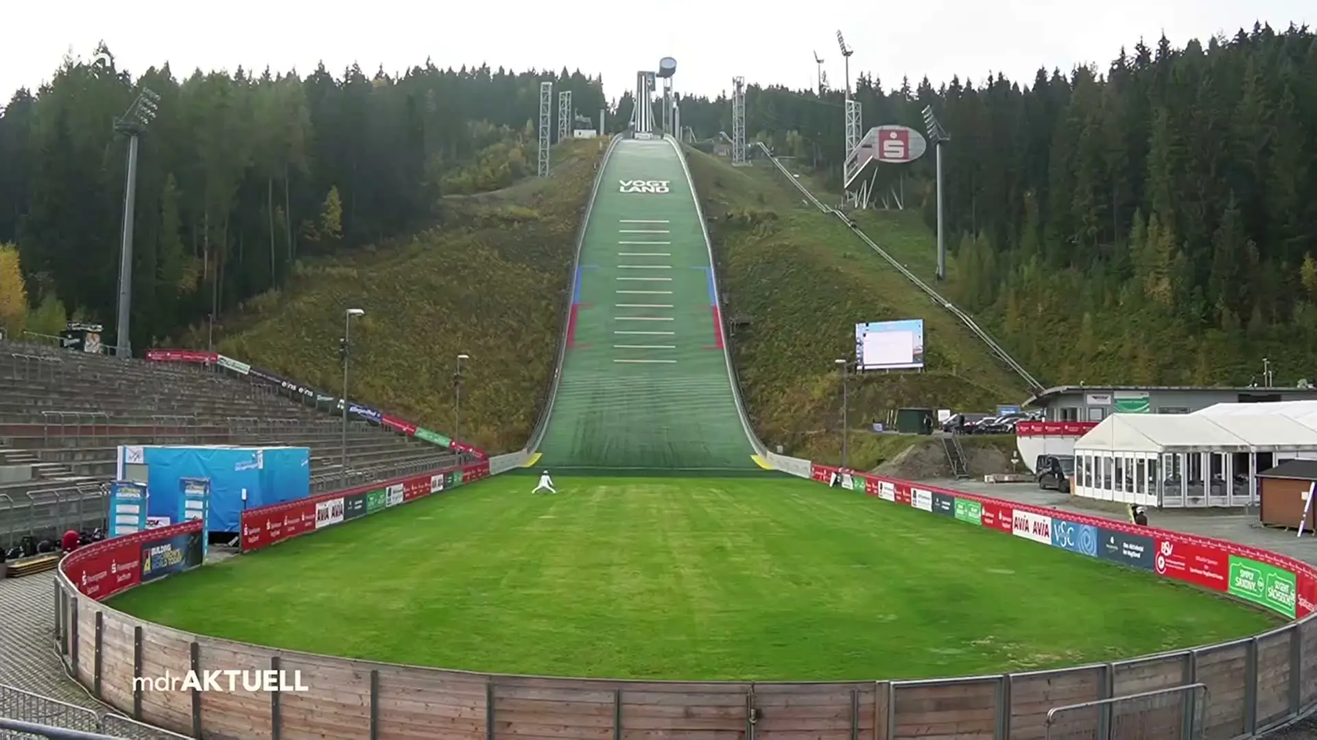 Skisprung-Weltelite trifft sich in Klingenthal