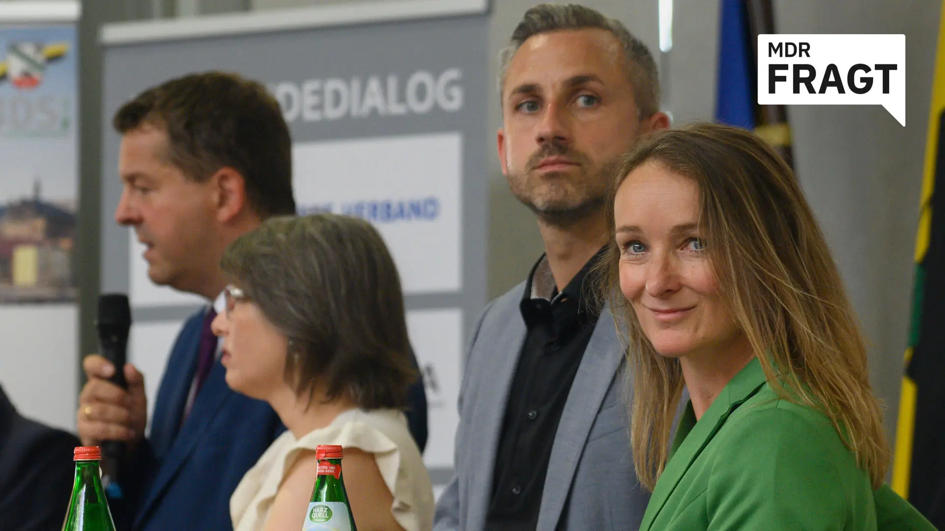 Mehr Frauen in der Politik? MDRfragt-Mehrheit für Gleichstellung, aber gegen Frauenquote.