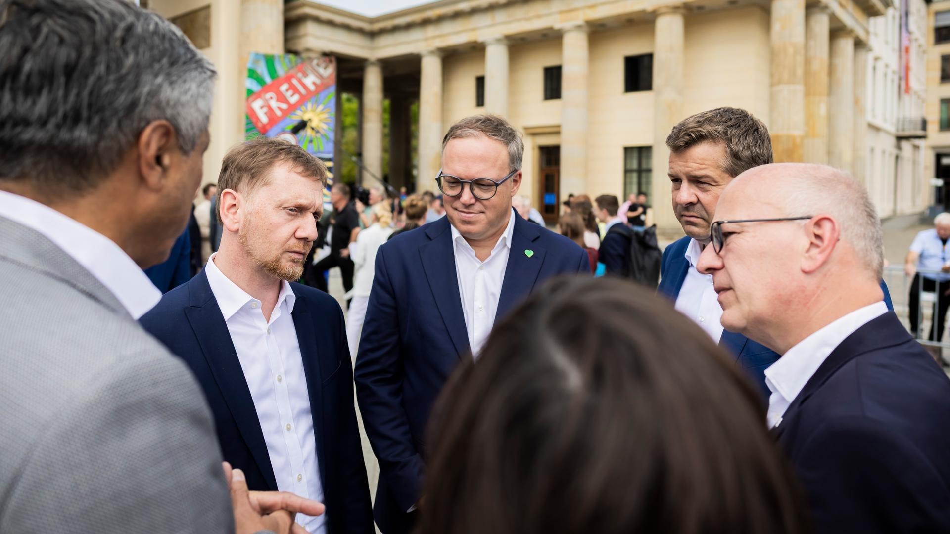 Mitteldeutsche Ministerpräsidenten machen Druck auf Merz-Regierung
