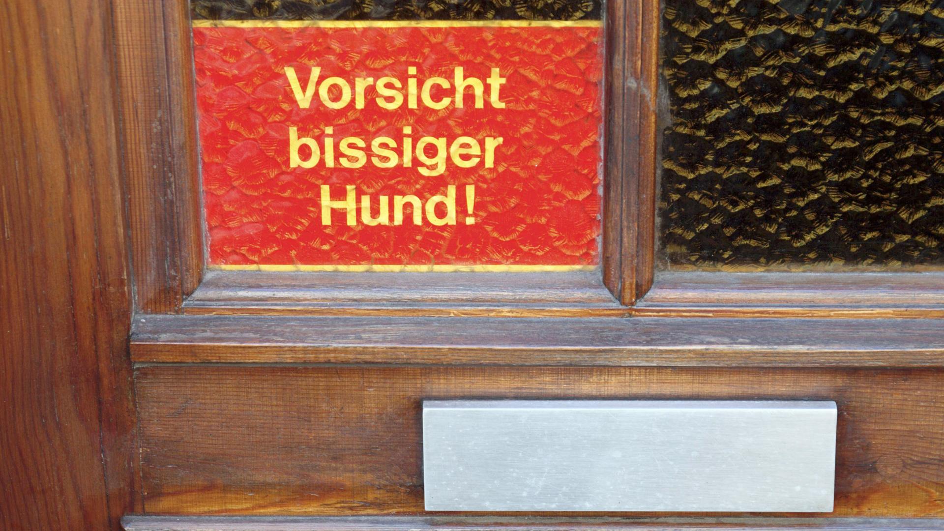 Nach Arbeitsunfällen durch Hundebisse: DHL schult Zusteller im Umgang mit Hunden