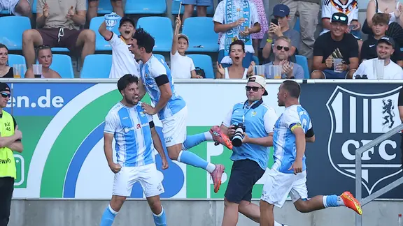 Tom Baumgart erzielte beide Tore für den Chemnitzer FC vor der Pause.