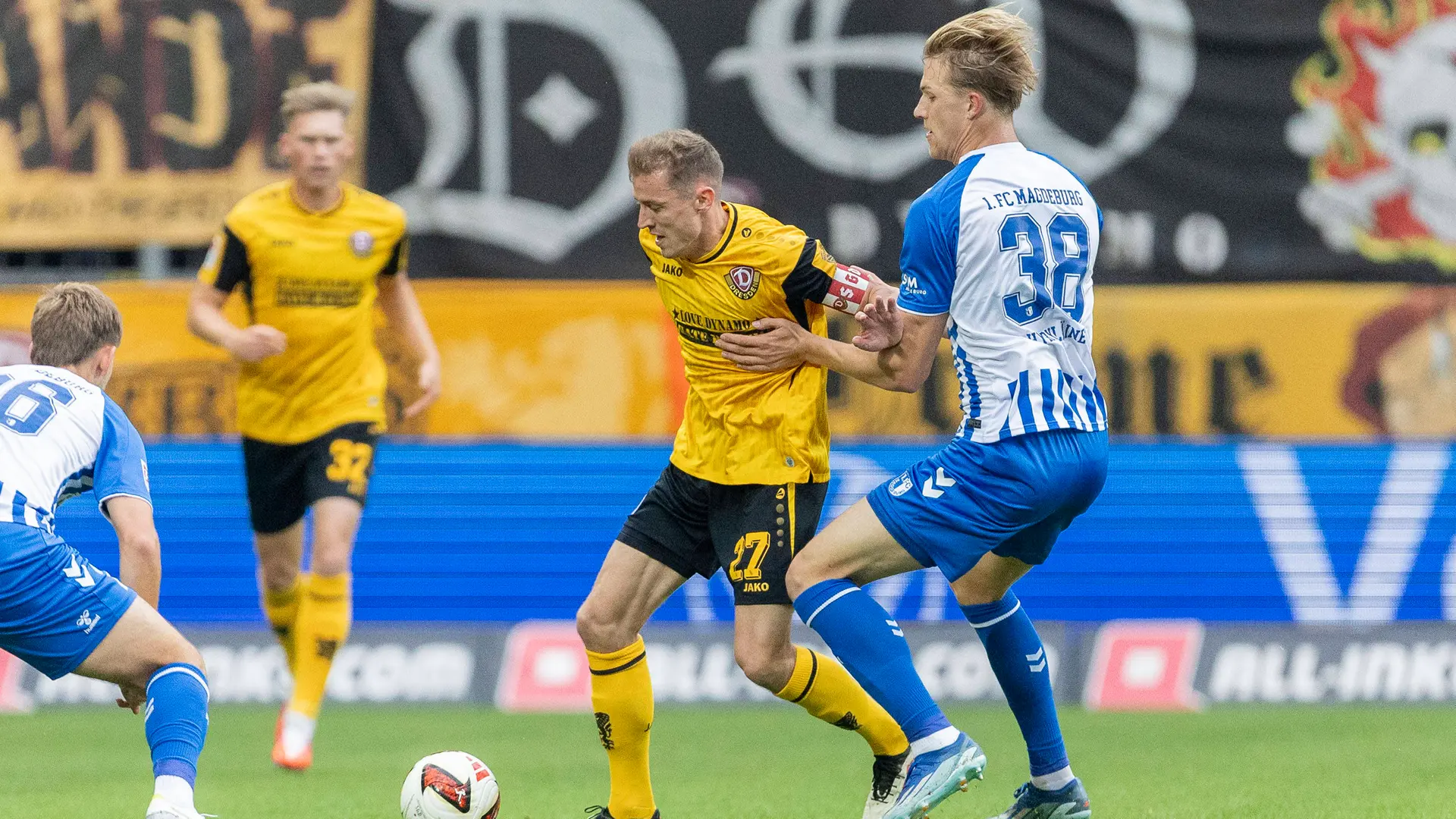 Dynamo Dresden defeats Magdeburg 2-0 to leave relegation zone