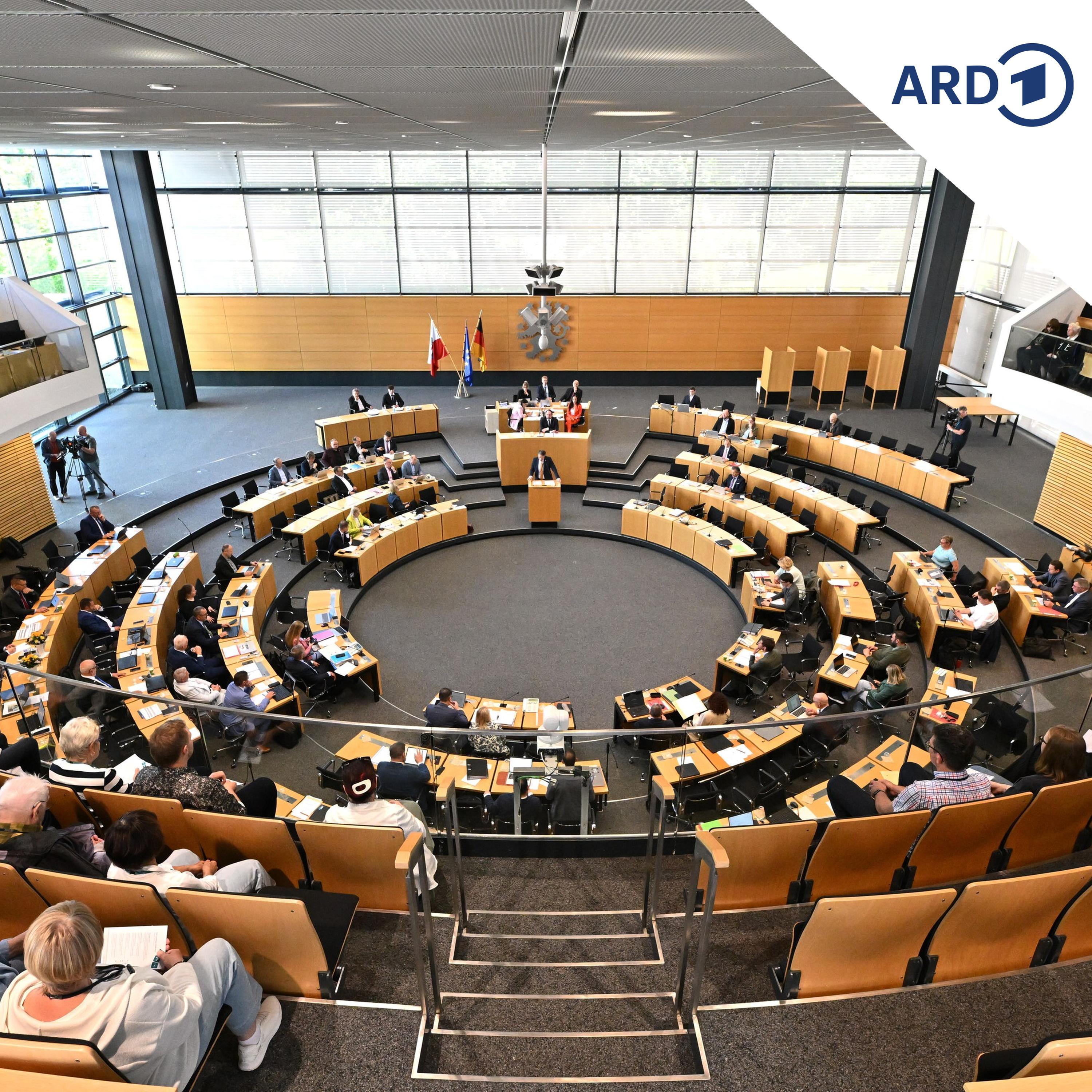Thüringer Landtag vor Annahme des Entlastungsgesetzes episode artwork