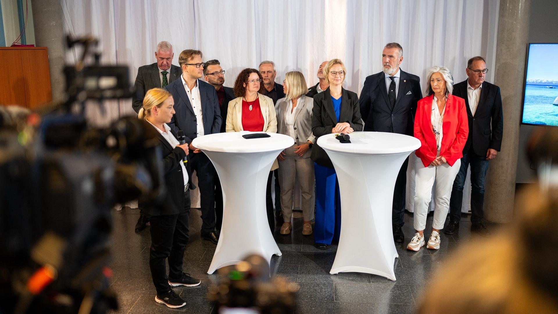 Zehn weitere Abgeordnete der BSW-Fraktion verlassen Partei - Brombeer-Koalition soll fortgesetzt werden