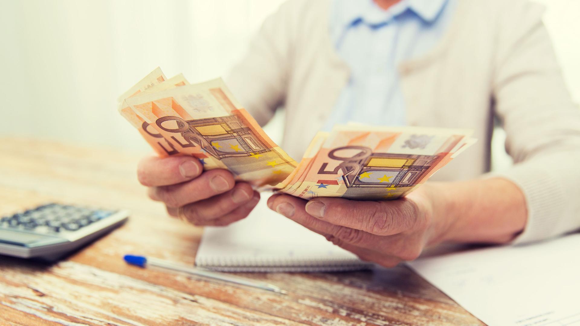 Steuererklärung abgeben, mehr Rente, Temu und Zoll, P-Konto – Das wird wichtig im Juli