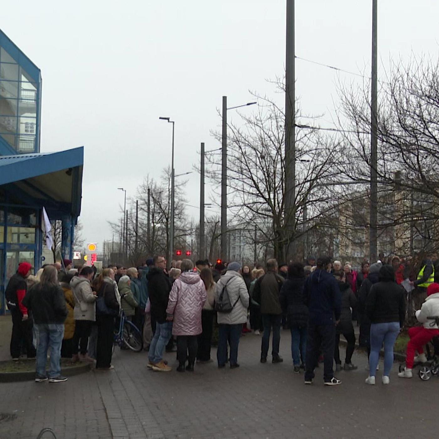 Schlieung des Sdstadt-Centers in Halle: Mngel, leergerumte Regale und  Protest der Anwohner | mdr.de