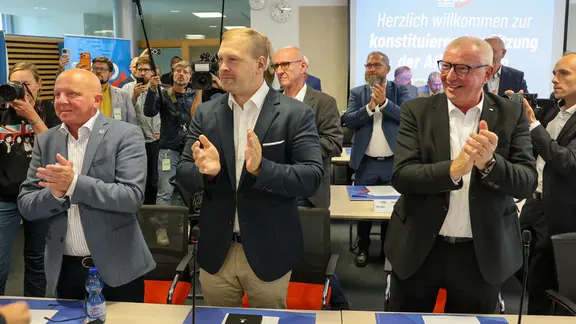 Die Abgeordneten der AfD-Fraktion haben sich zur konstituierenden Fraktionssitzung der AfD im Landtag von Sachsen-Anhalt nach der Landtagswahl versammelt.