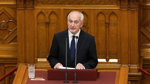 Andras Baka bei einer Rede im ungarischen Parlament.