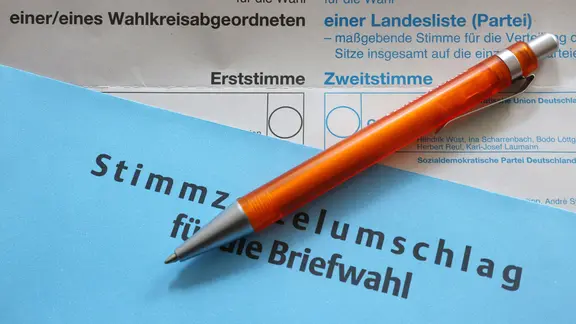 Symbolbild Unterlagen Briefwahl
