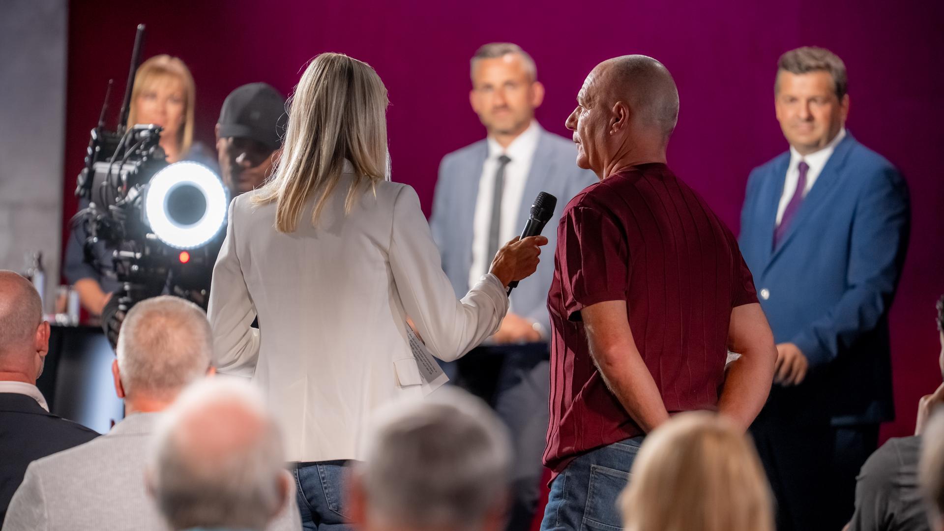 Landtagswahl Sachsen-Anhalt: Wahlarena-Schlagabtausch über Brandmauern, Inklusion und Fachkräfte