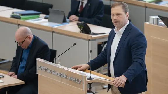 Jan Moldenhauer im Landtag von Sachsen-Anhalt.