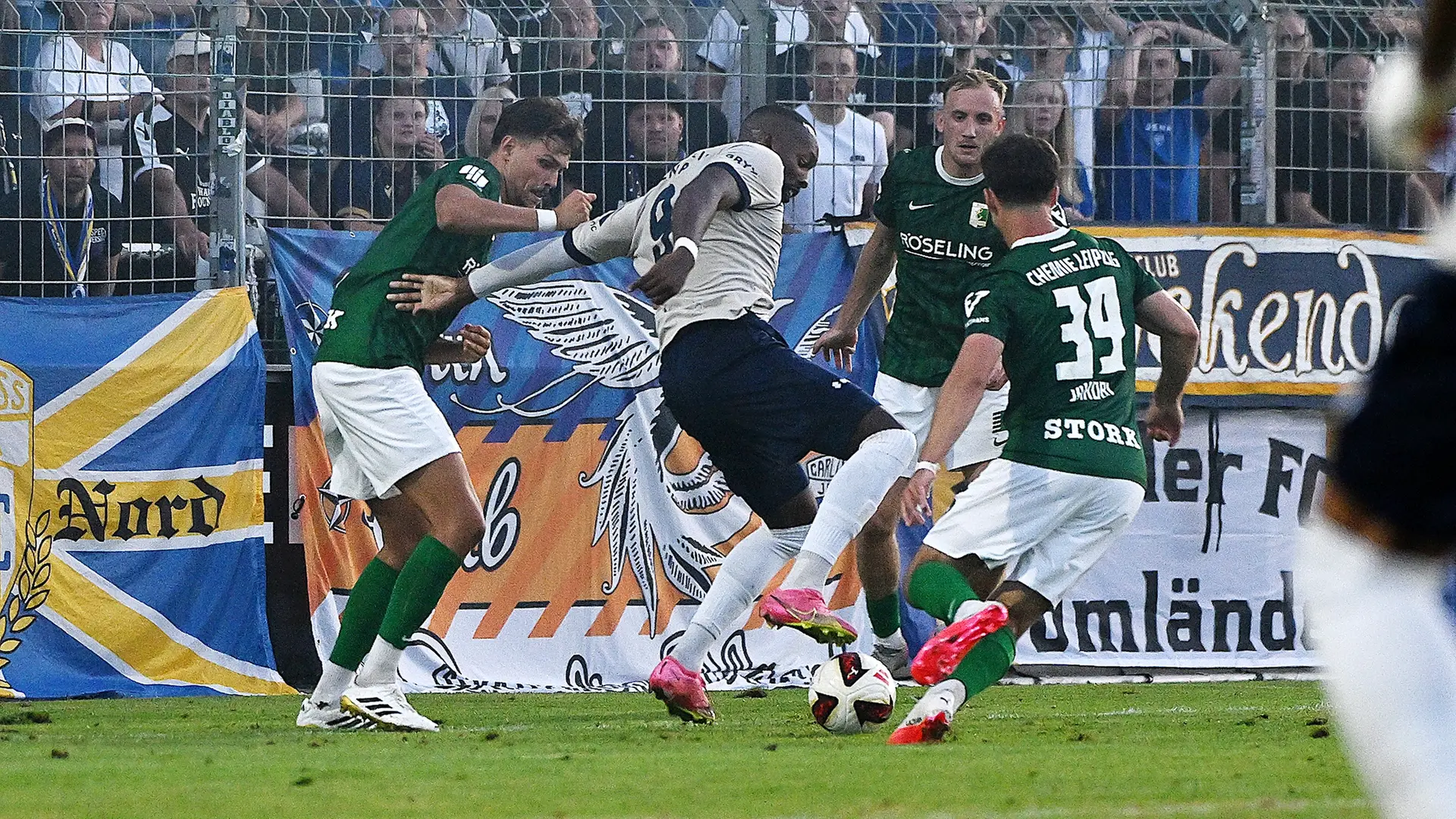 Carl Zeiss Jena siegt dank Geistesblitz bei Chemie Leipzig