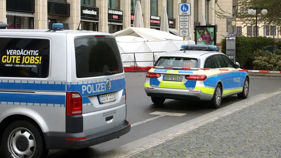 Weiträumige Abriegelung der Leipziger Innenstadt zur Spurensicherung.