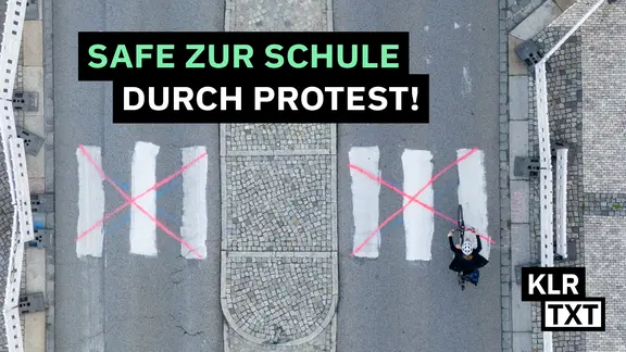 Selbstgemachter Zebrastreifen in der Dresdner Neustadt, weil es keinen sicheren Überweg für Kinder zu einer Musikschule gibt. Dieser wurde von der Stadt Dresden dann abgesperrt.