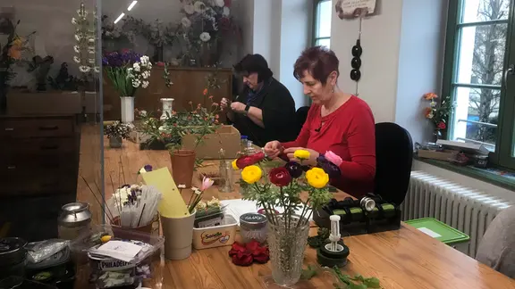Bildergalerie Sächsische Seidenrosen für die Laufstege der Welt