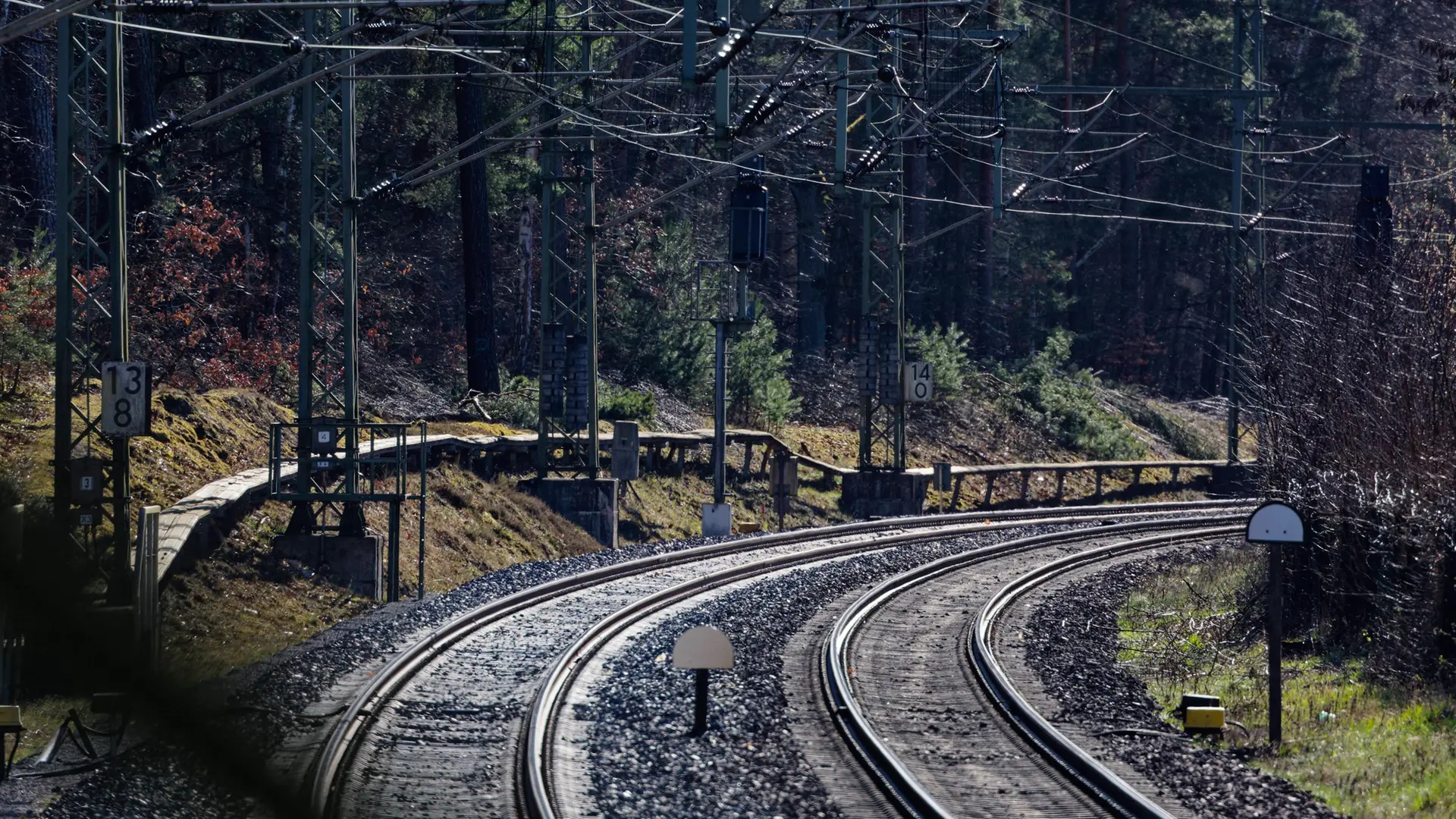 Oberleitungen am Limit: Investitionsstau belastet Bahnverkehr