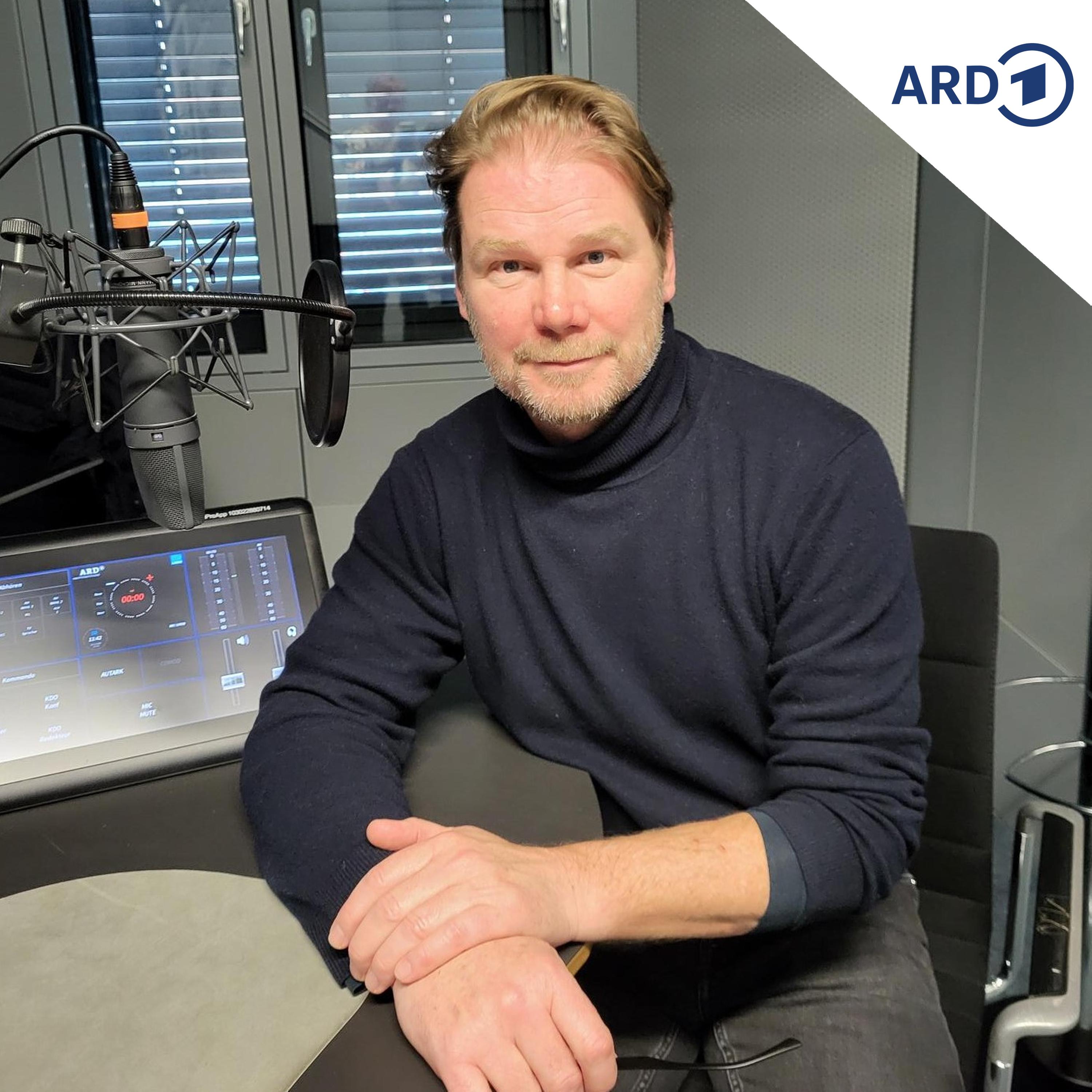 Kai Scheve: "Ich habe die Komissars-Rolle an mich rangezogen" episode artwork