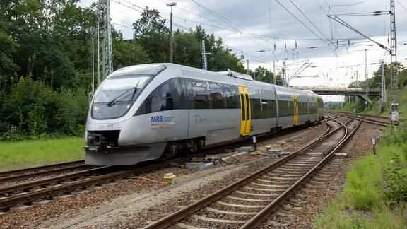 DDR-Schnellzug ausgebremst: Haarriss am Motor entdeckt