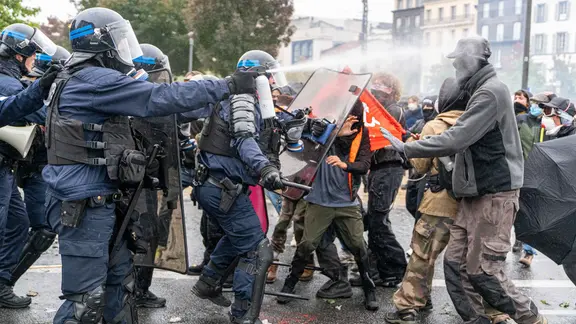 Demonstranten blockieren auf Aufruf der Union syndicale