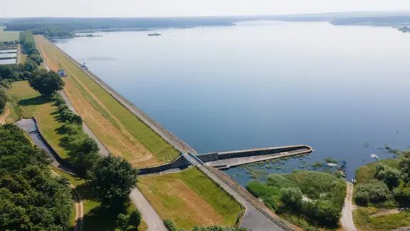 Getrbter Badespa in Talsperre Pirk | mdr.de