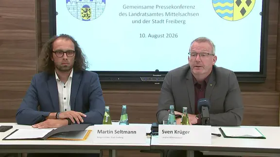 Martin Seltmann und Sven Krüger bei einer Pressekonferenz