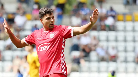 FC Carl Zeiss Jena vs FSV Zwickau im Bild Cemal Sezer (Zwickau) nach dem Tor zum 1:1 Ausgleich.
