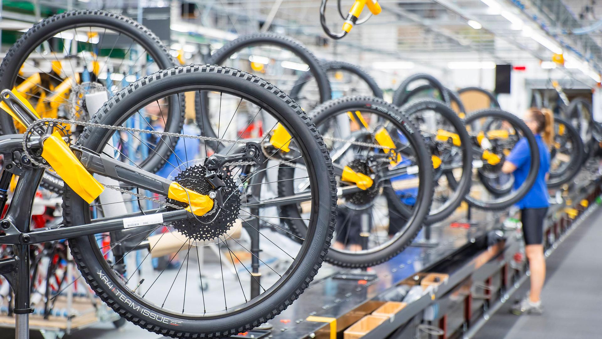 fahrradbeleuchtung kabel verlängern Hauptleitung Fest Auto Fahrrad Lampe Draht 2Pin 22AWG 20AWG 18AWG Verzinnt Kupfer Wärmedämmung 300V 3A Schwarz Kabel for Garten Licht Verbinder Webstuhl (Size : Black 1meter, Color Gewerbe Display E Bike Fischer c59dfbe1790fdde2f4465741c292b0e3__panier_avant Rahmengröße:64