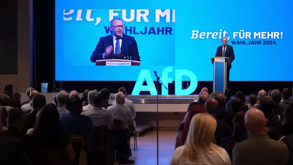 Jörg Urban, Landesvorsitzender der sächsischen AfD, spricht beim Landesparteitag der AfD Sachsen.