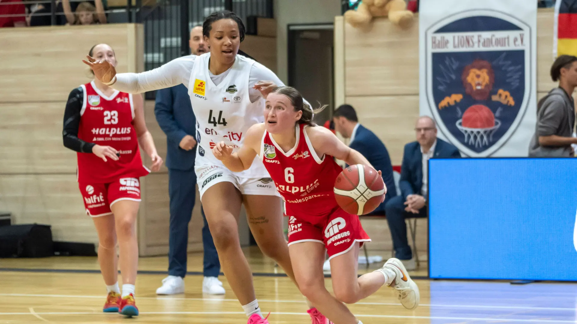halfit Lions zittern sich zum Auftaktsieg gegen Hannover