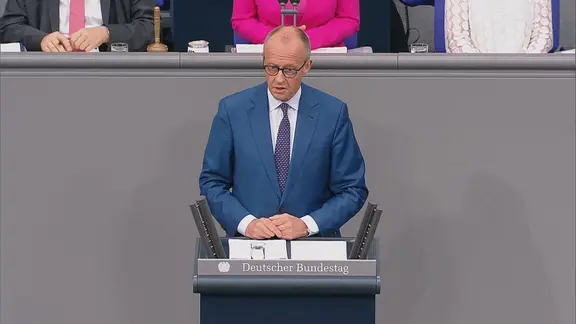 Friedrich Merz am Podium