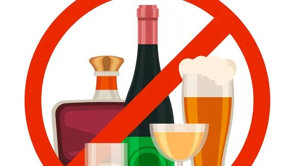 Ein Alkoholverbotsschild mit verschiedenen Alkoholika.