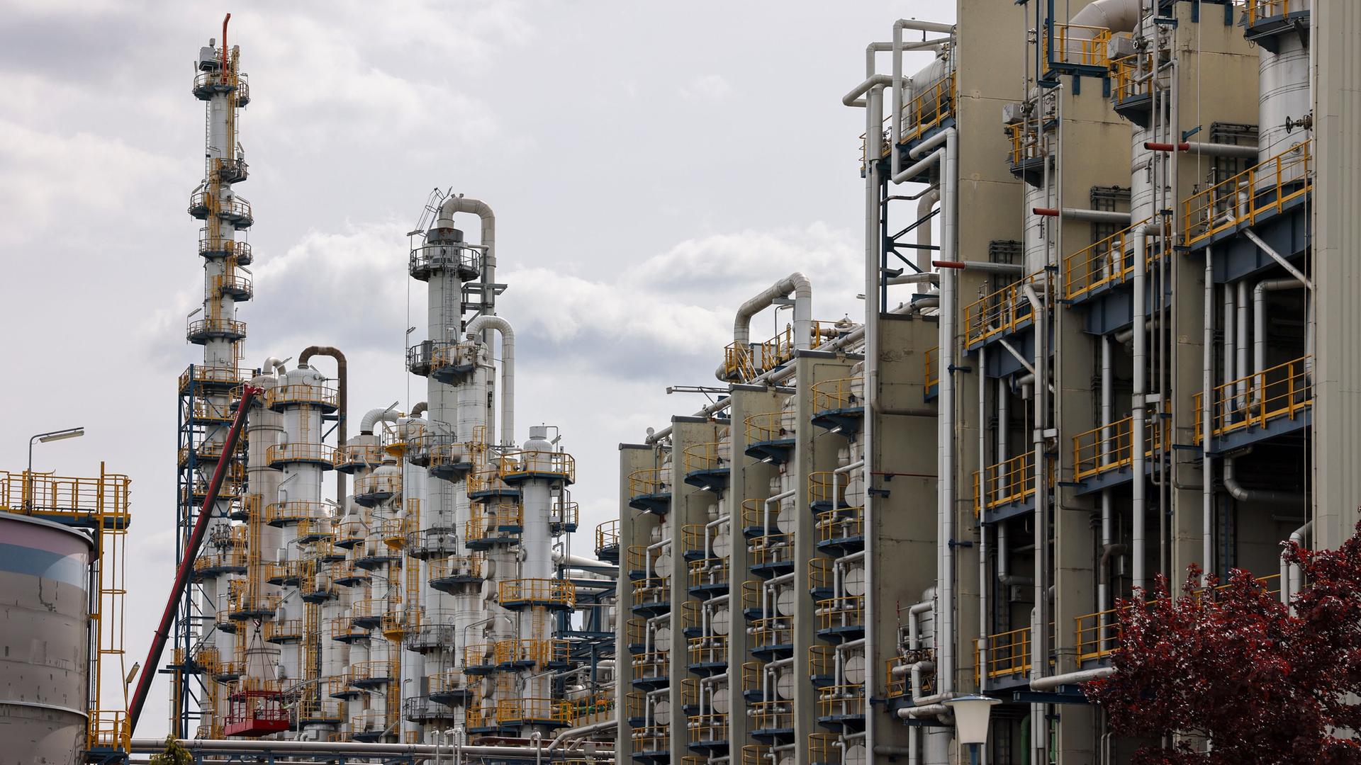 Ein Chemiewerk. | picture alliance/dpa | Jan Woitas