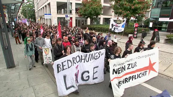 Ssp-STREIK-WEHRPFLICHT