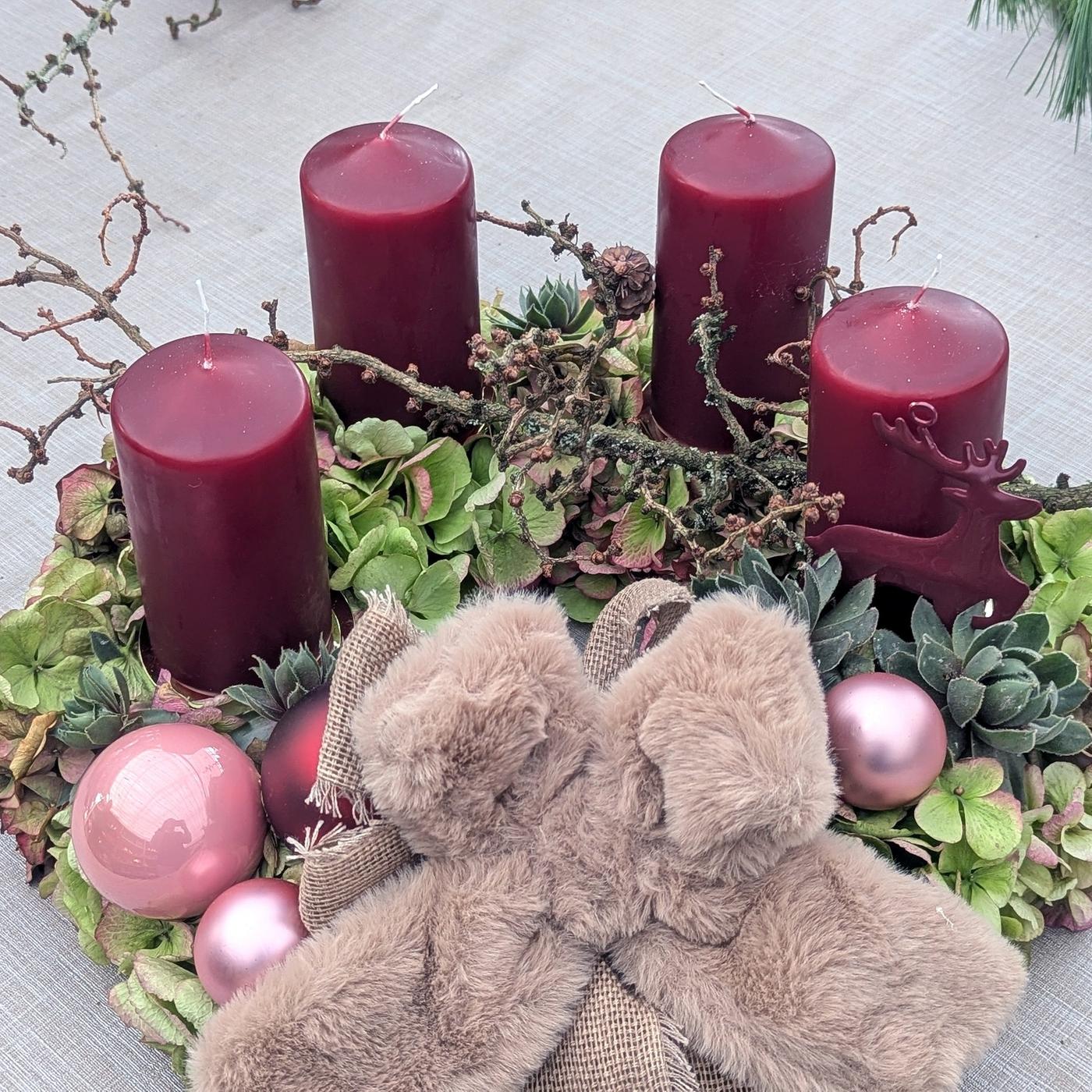 3 Deko-Ideen fürs Fest: Adventskranz, Loop, grüne Tischgirlande