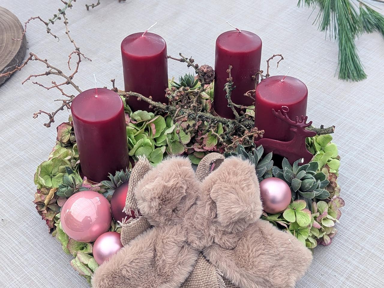 3 Deko-Ideen fürs Fest: Adventskranz, Loop, grüne Tischgirlande