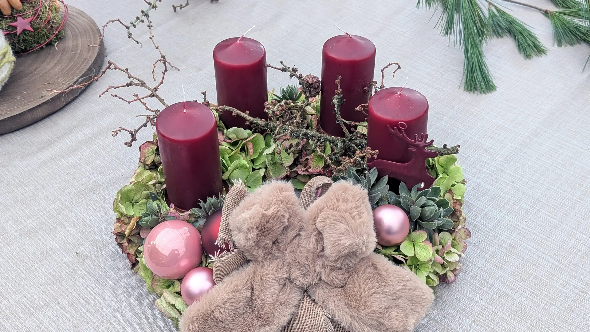 3 Deko-Ideen fürs Fest: Adventskranz, Loop, grüne Tischgirlande
